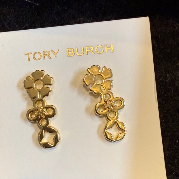 Tory Burch Forget Me Not Cluster Earrings - Picture 4 of 4